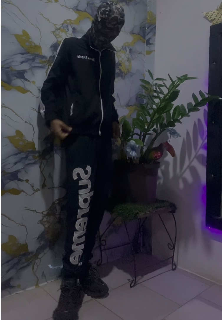 @𝕬𝖉𝖗𝖎𝖆𝖓🎴