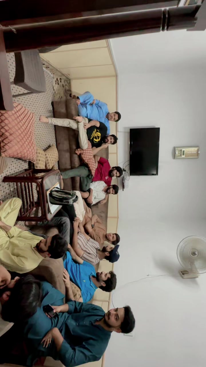 @𝐙𝐞𝐞𝐬𝐡𝐚𝐧🇵🇰
