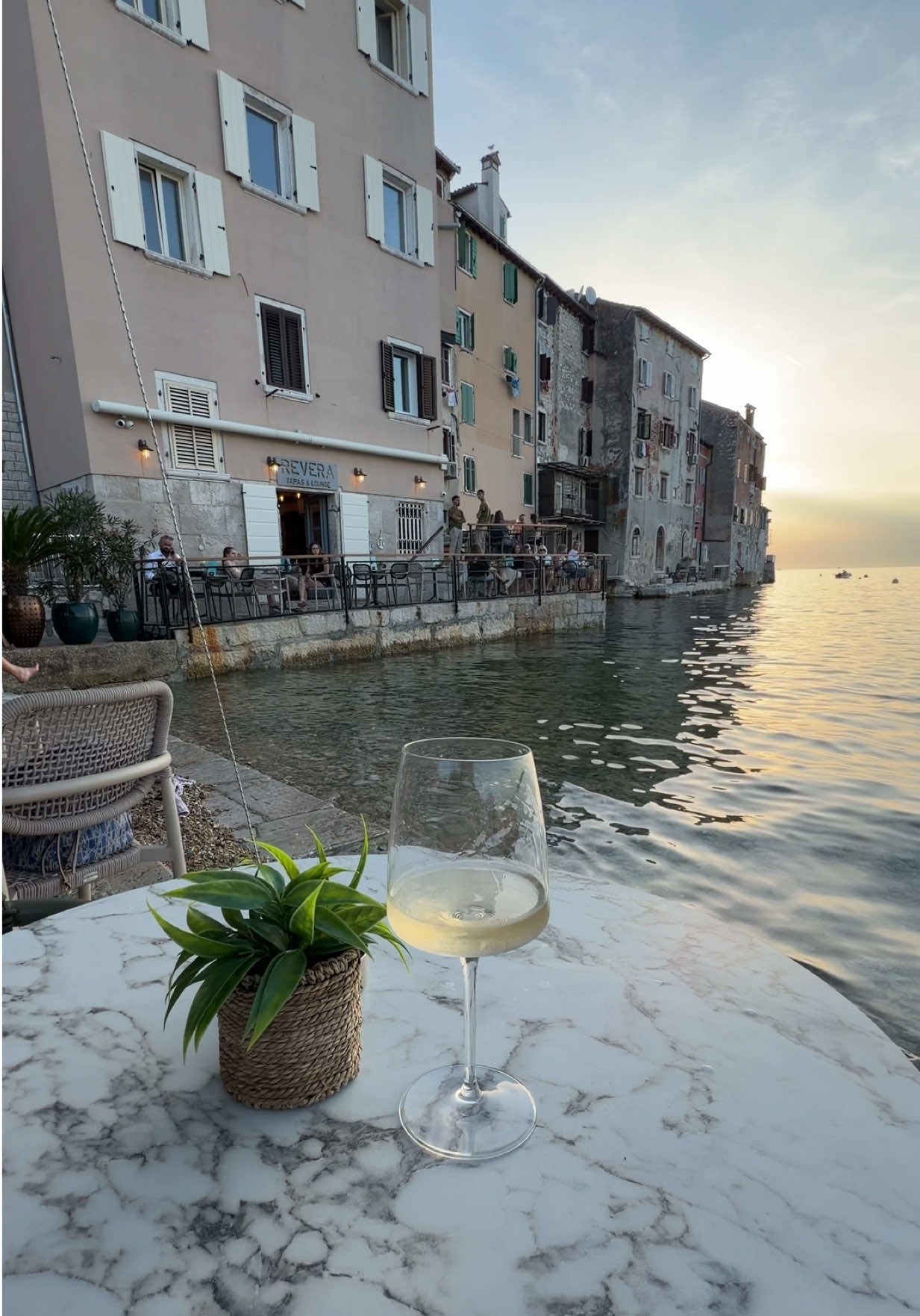 @Travelismytherapy - Zizi -