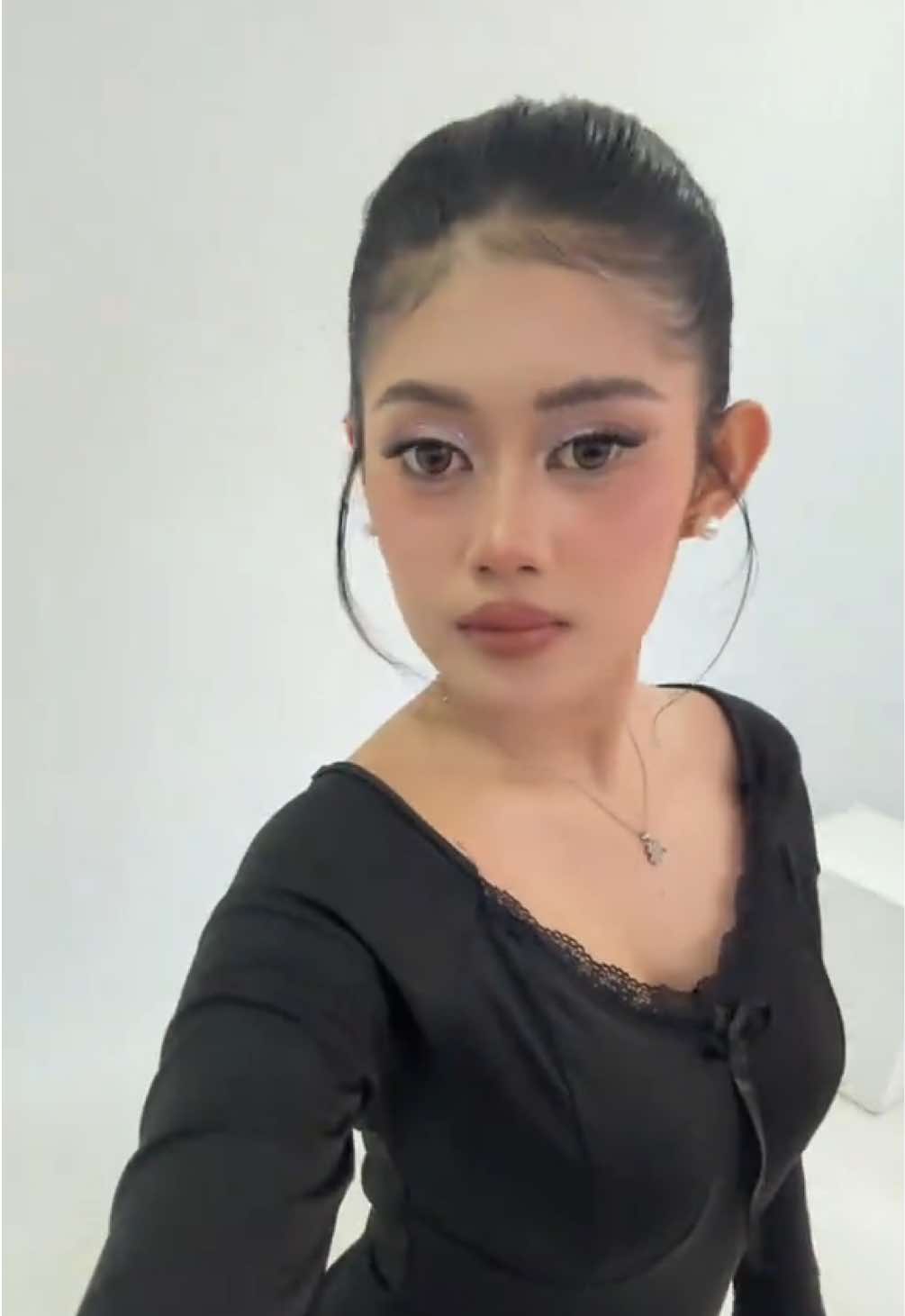 @罗海娜 Hanalia