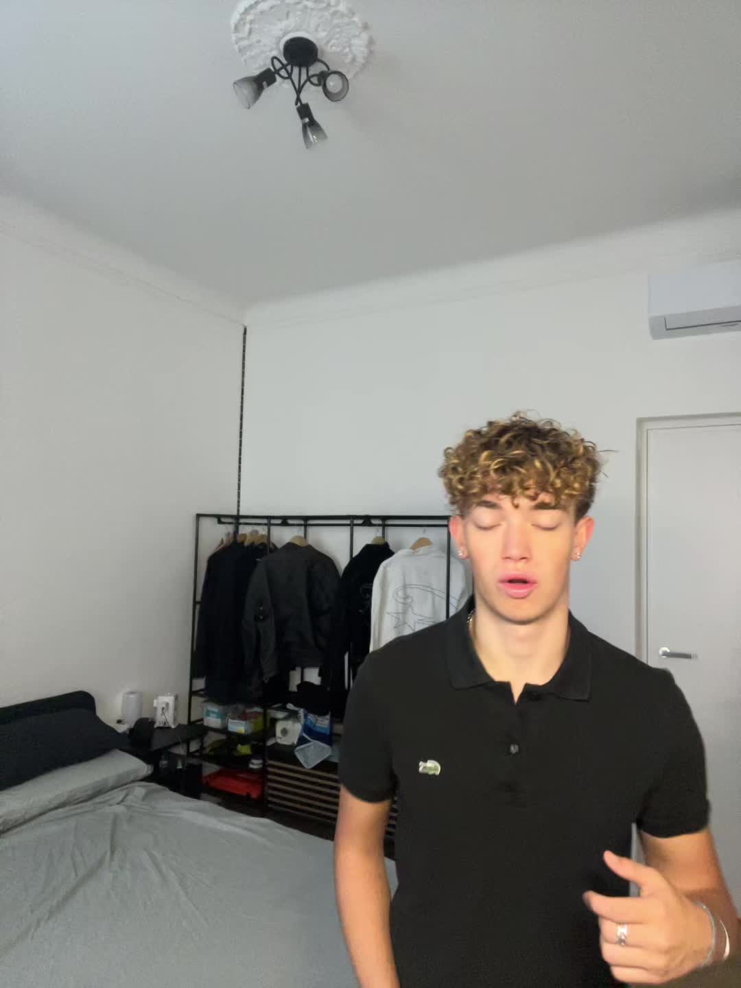 @𝓨 𝓛 𝓘 𝓐 𝓝💎