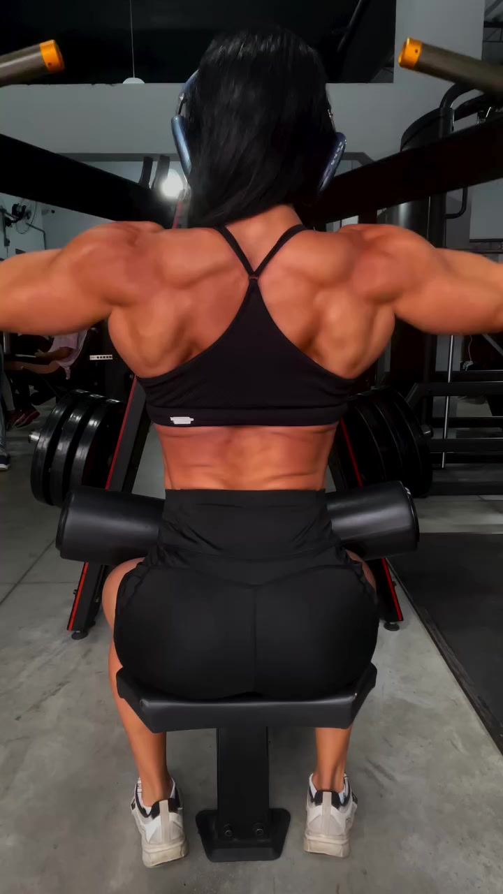 @STRONGWOMAN