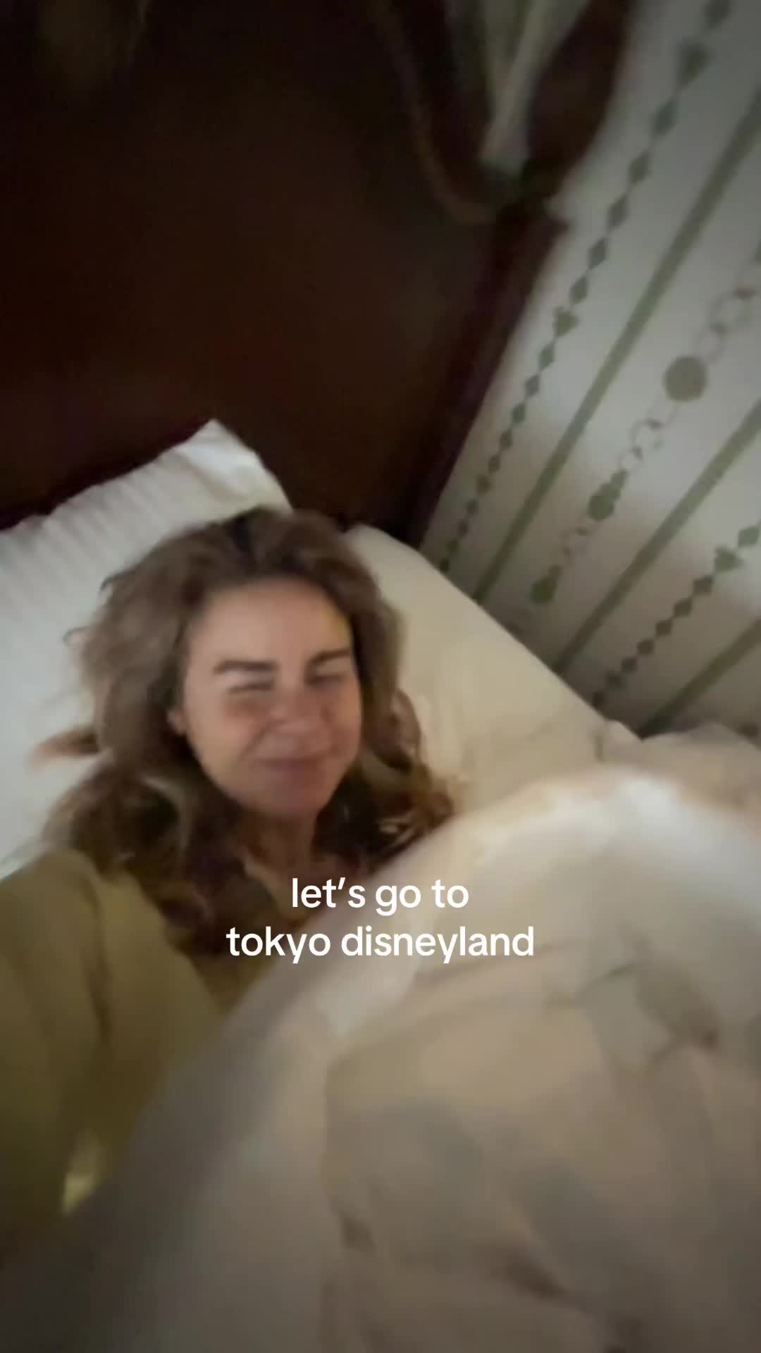 @courtneecrews
