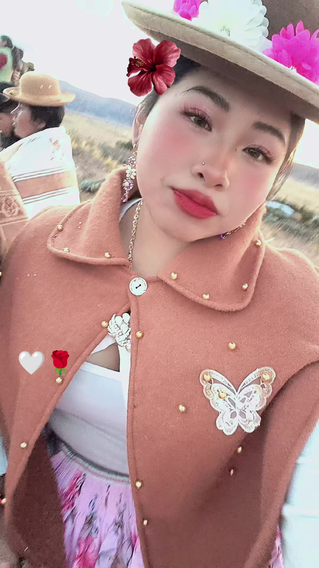 @LIZZ🥭