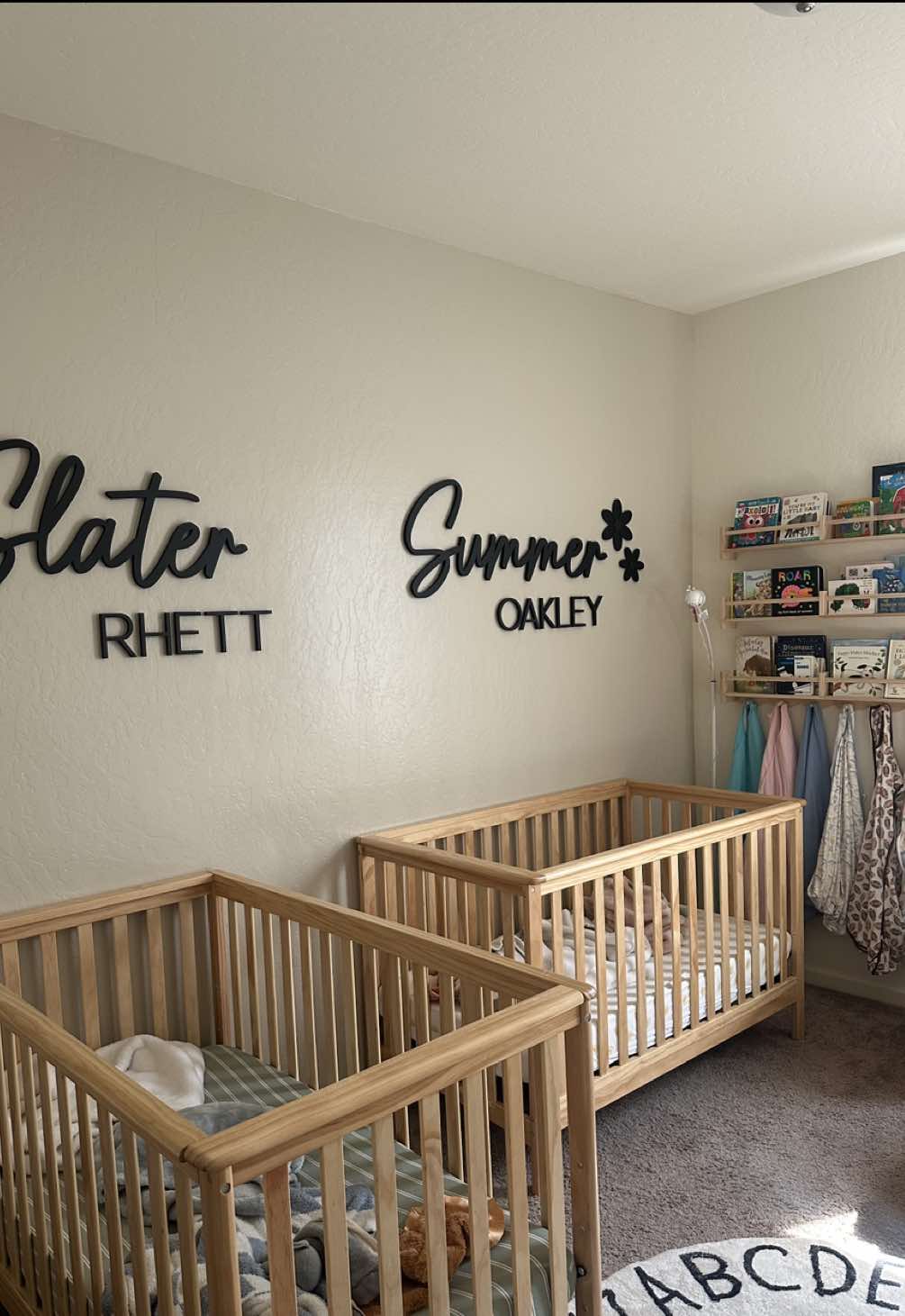 @✿ KENDALL | Twin Mom Finds ✿