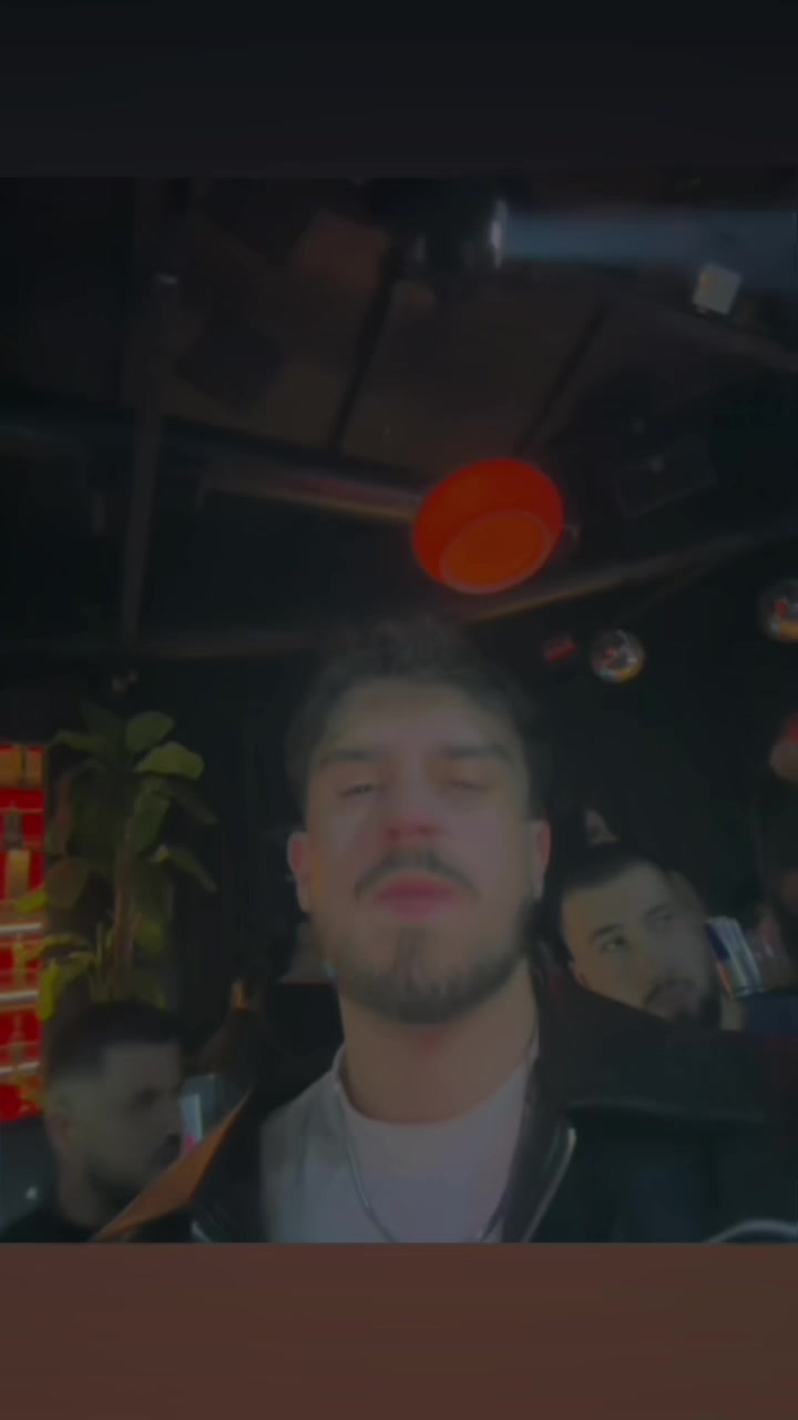 @888