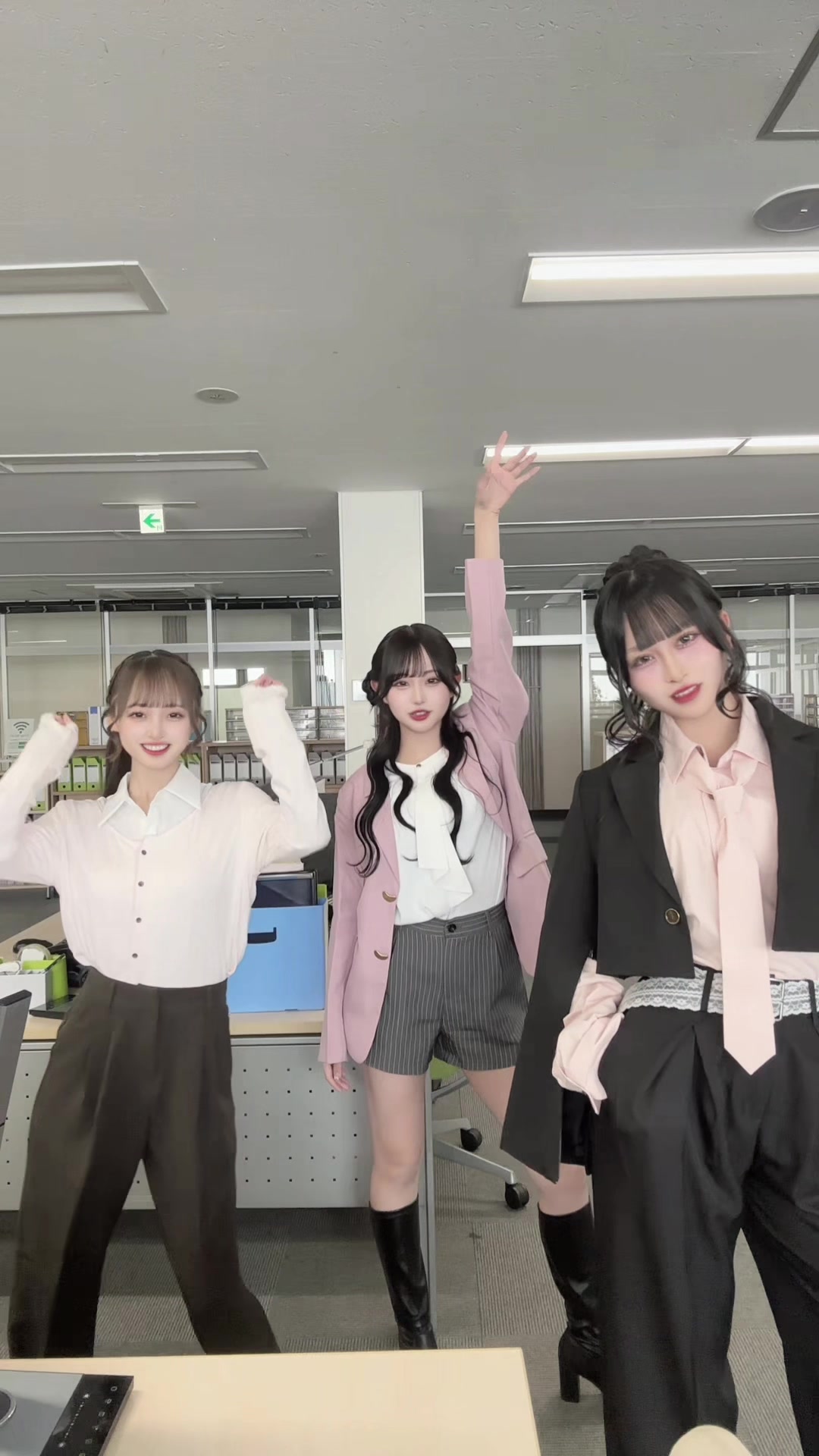 @澪織にいな