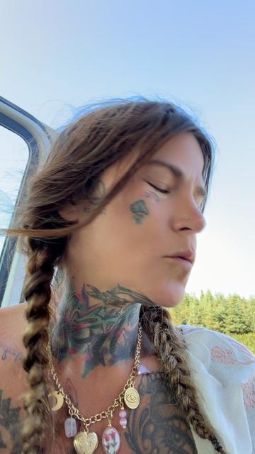 @WanderWoman