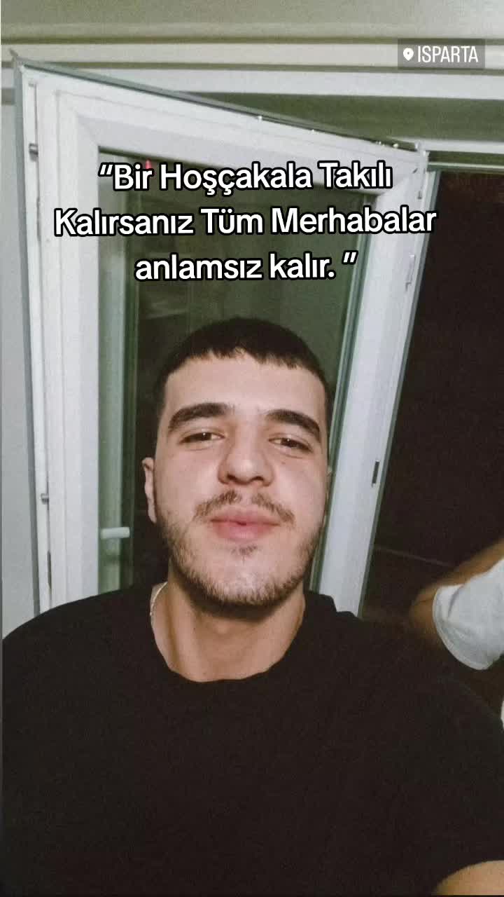 @:))