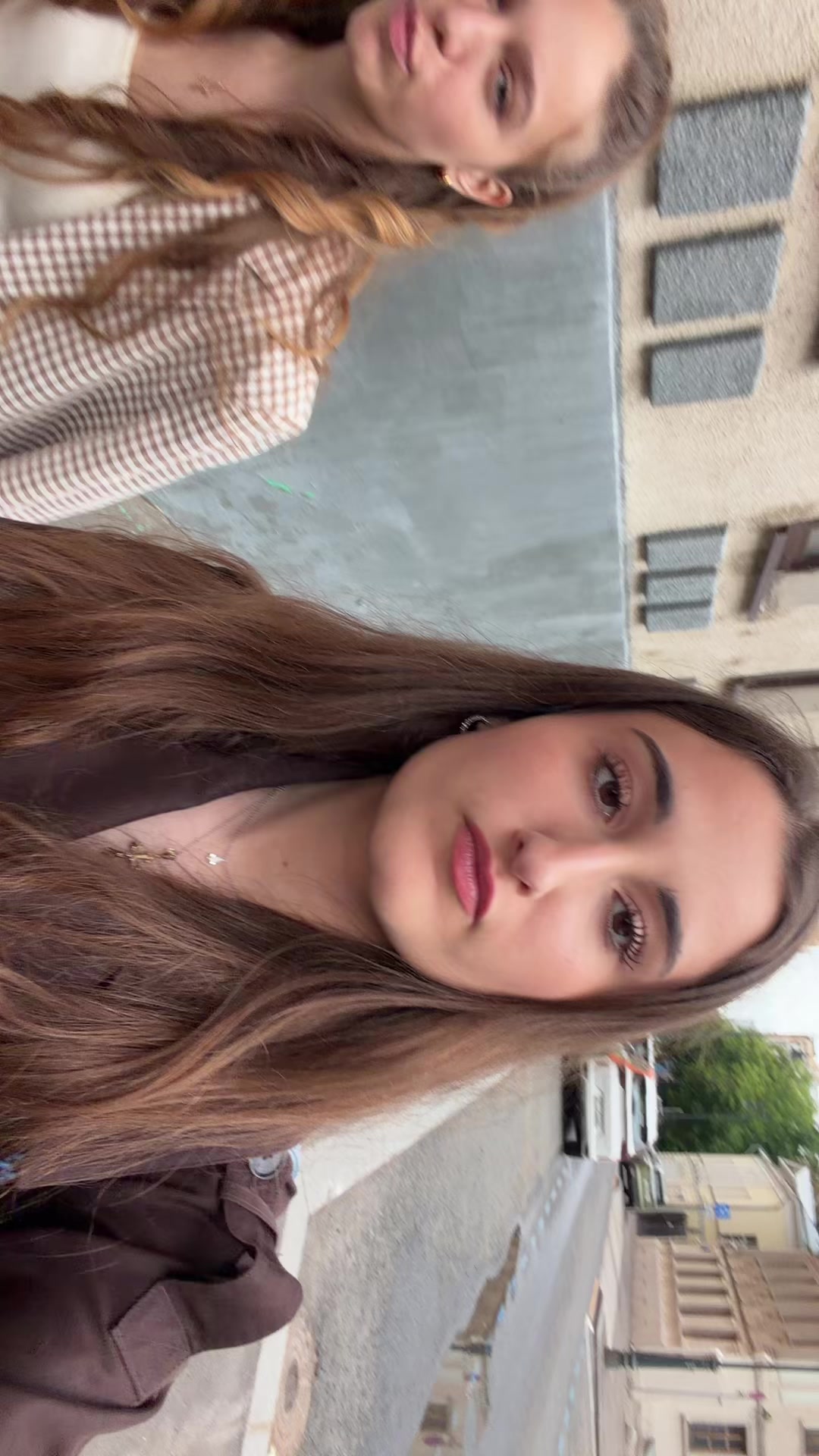 @🦅