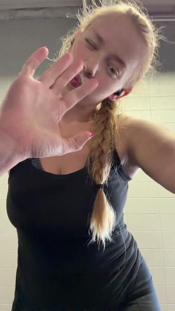 @Blondie