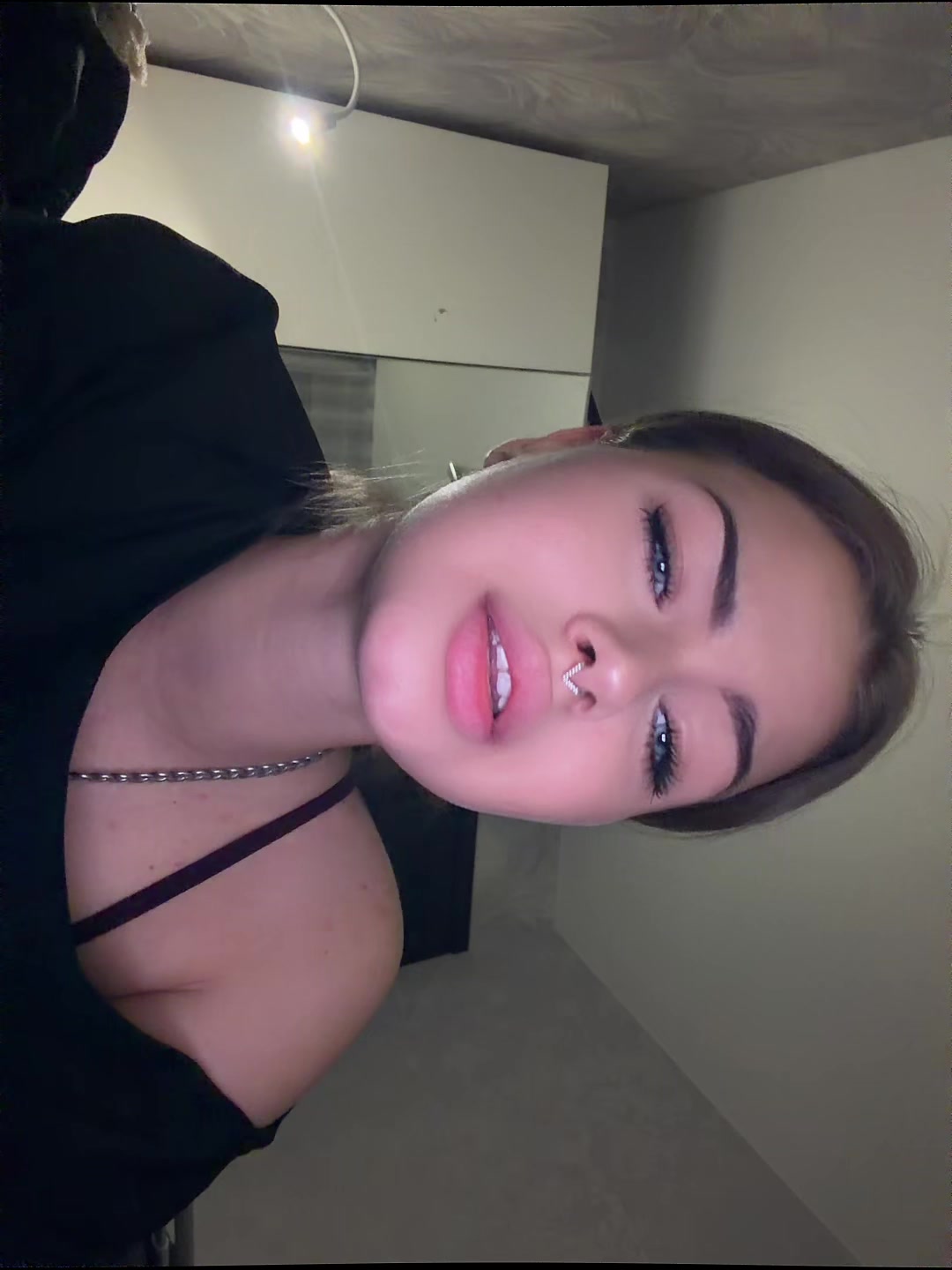 @_.viviixy
