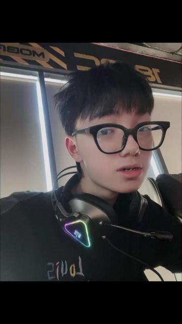 @hoàng tử đơn côi