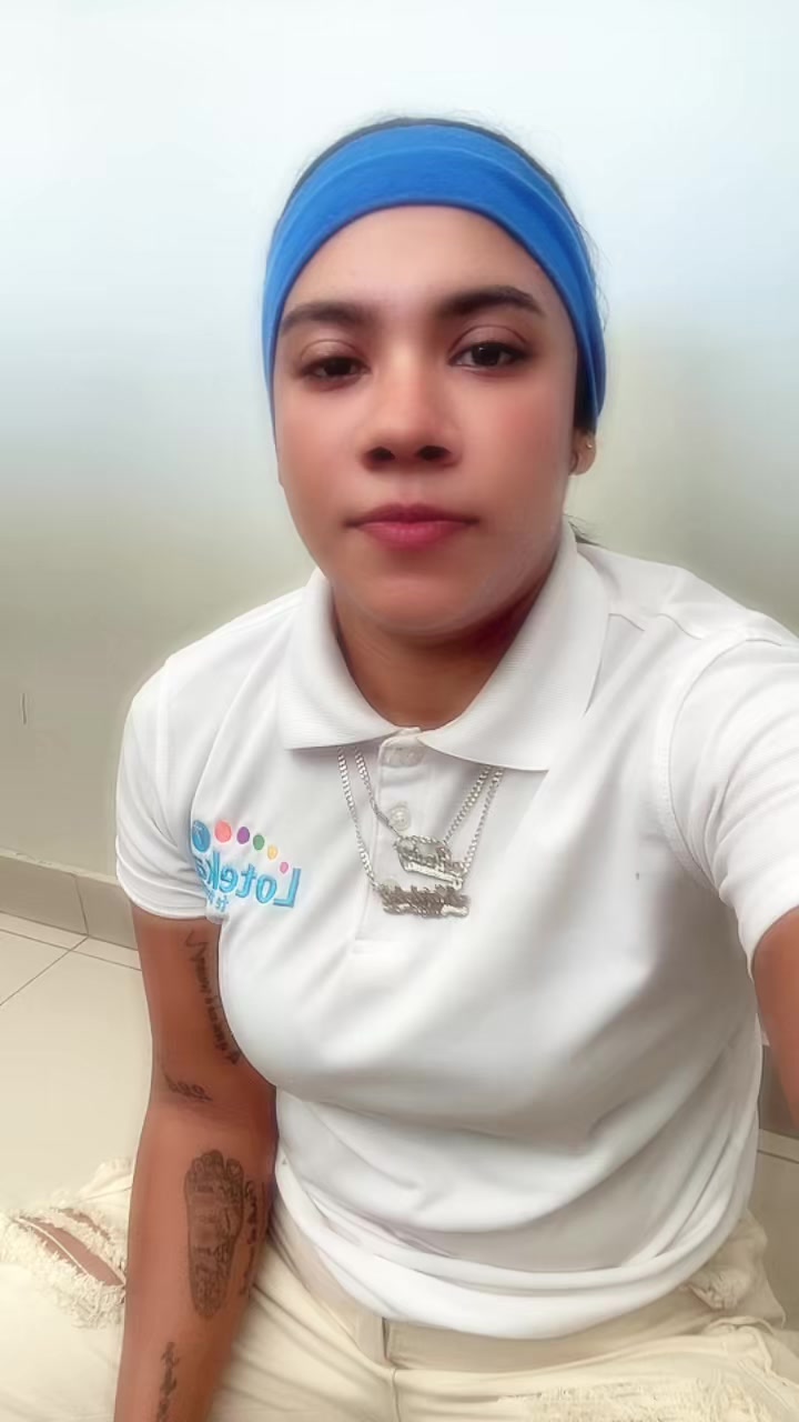 @Mart&iacute;nez 😌🖤