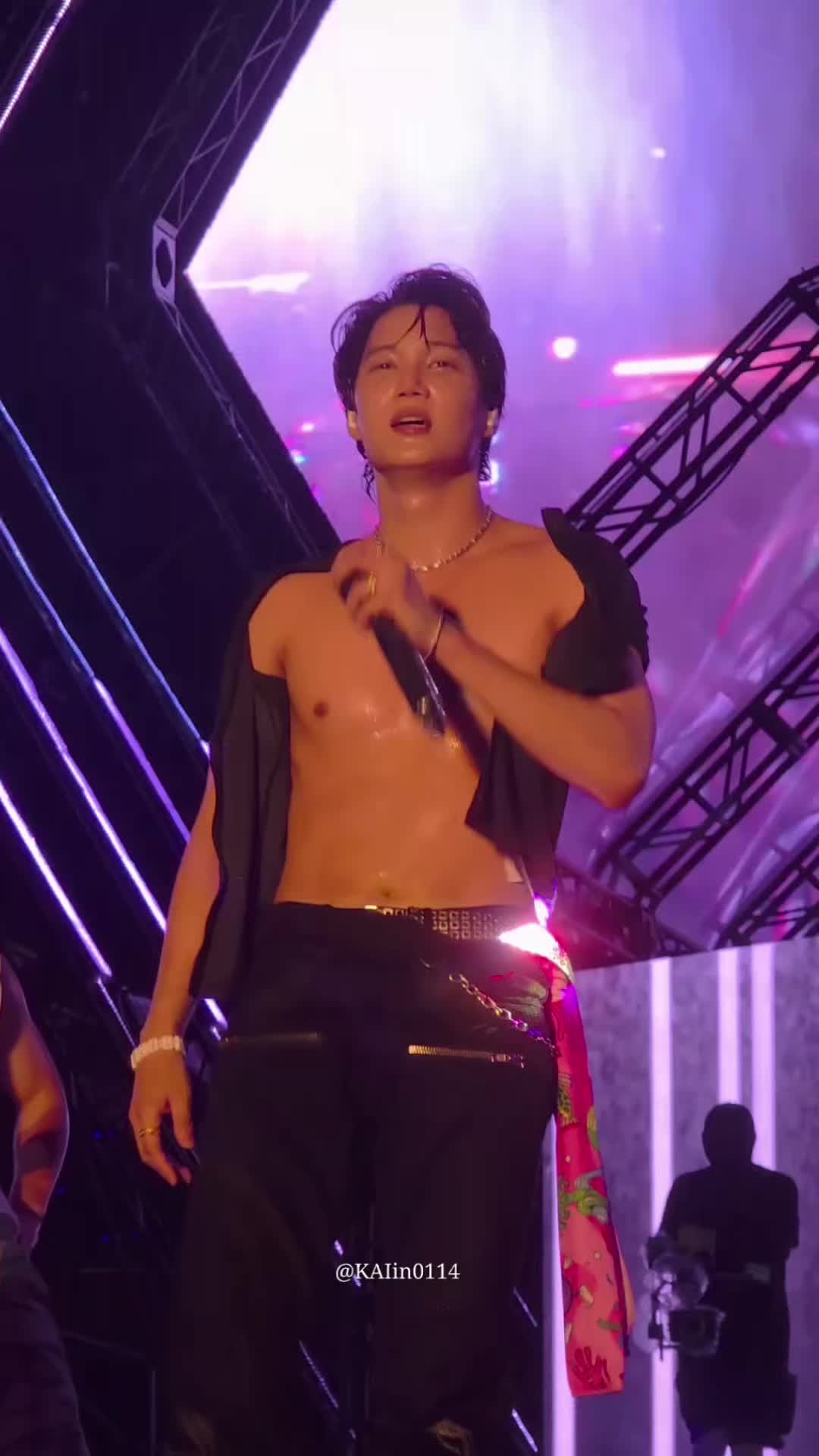 @EXO
