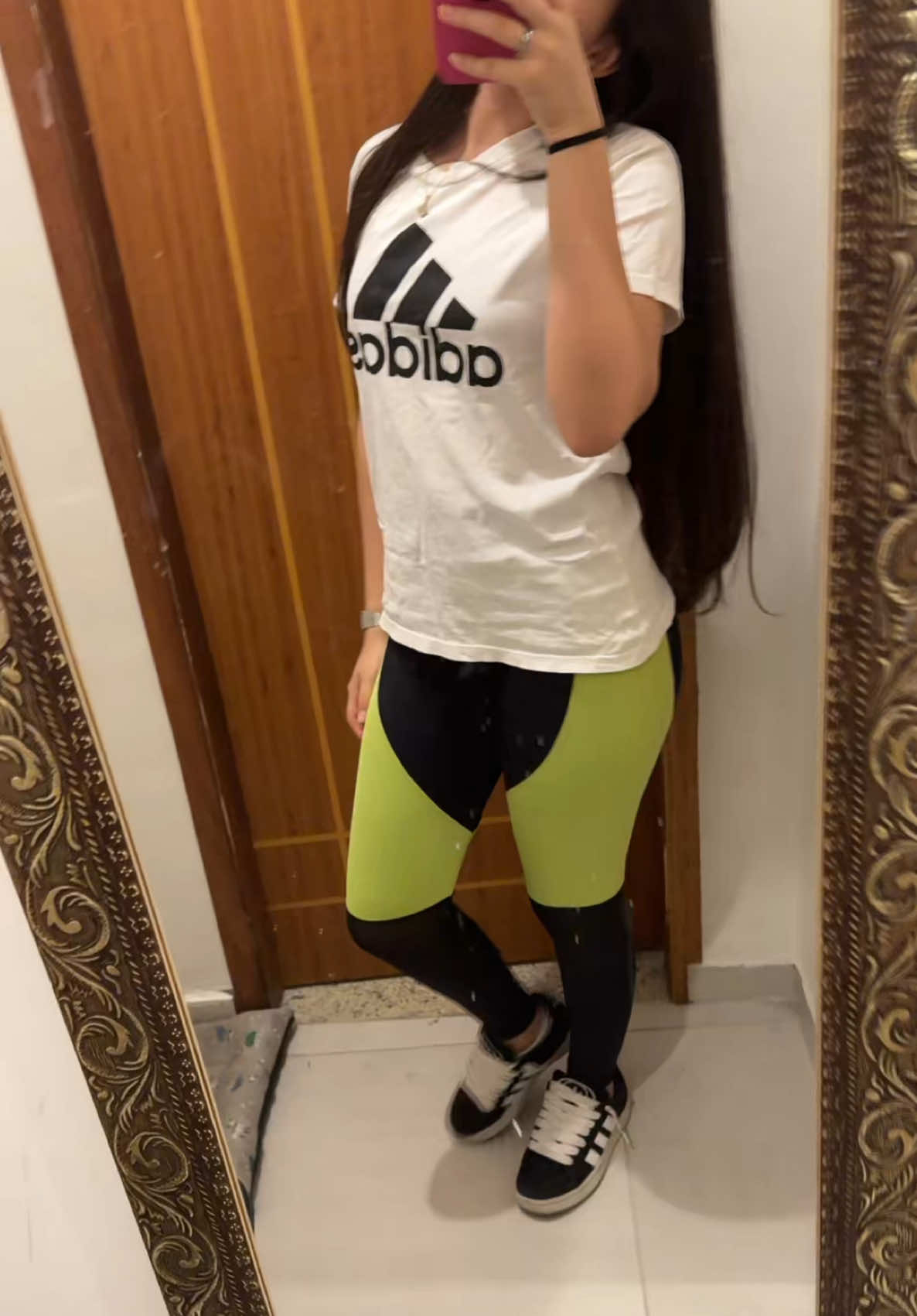@La&iacute;zaaa