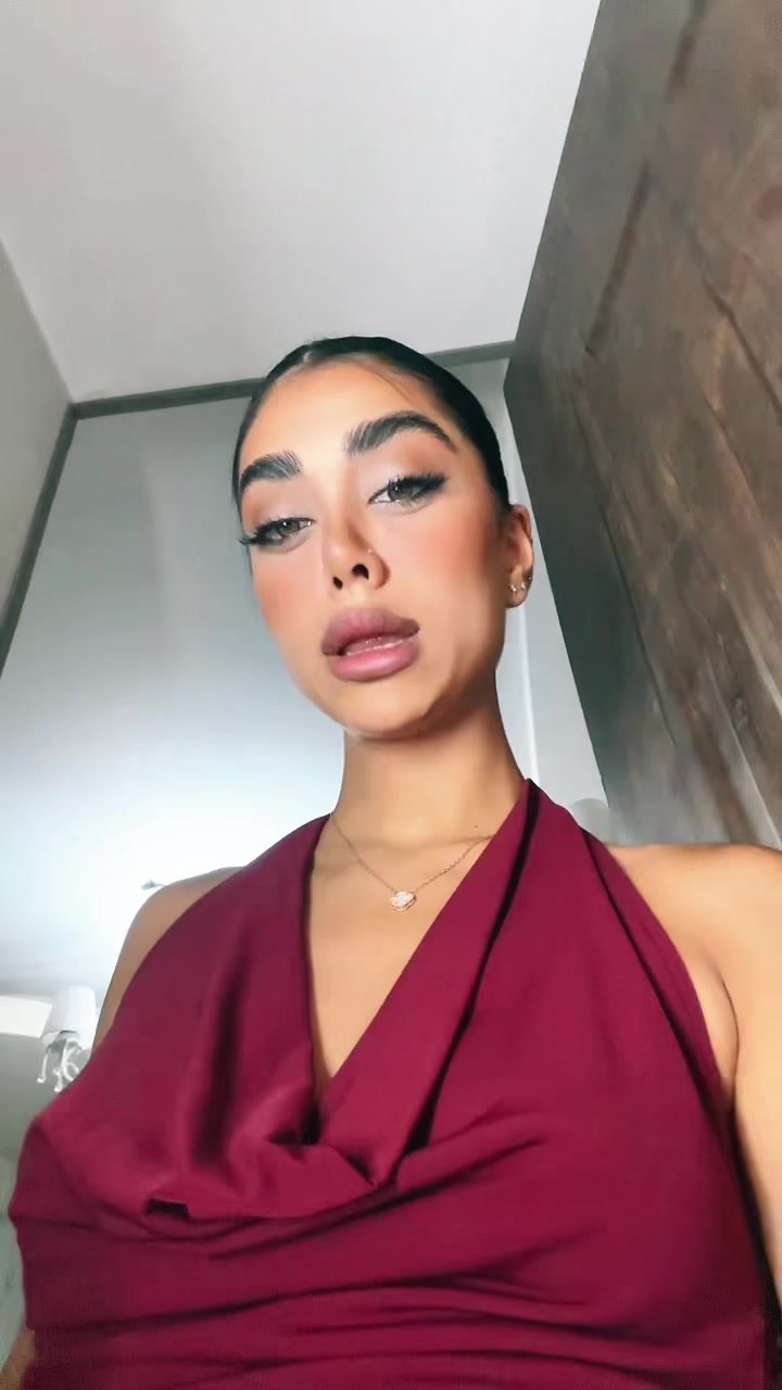 @roozhiina