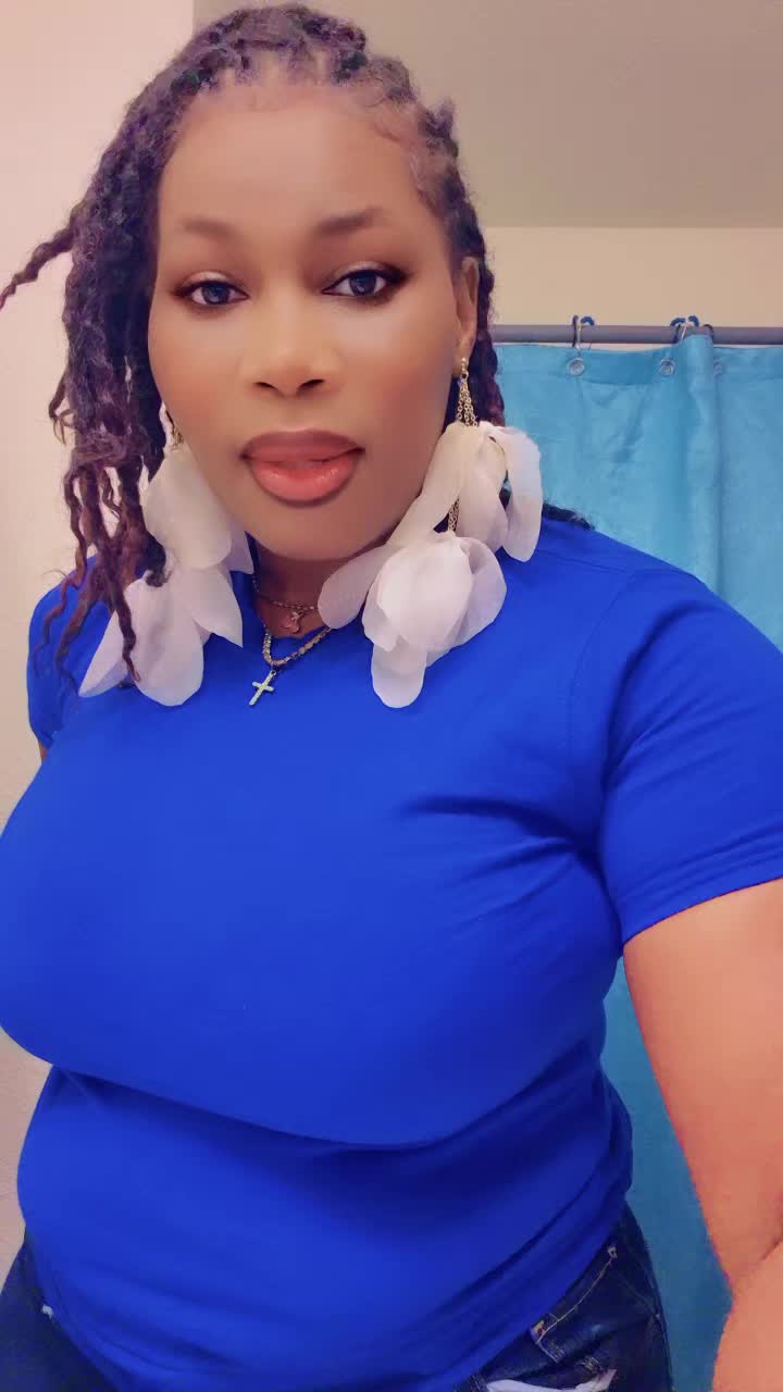 @mother of 8/ queen Nikki