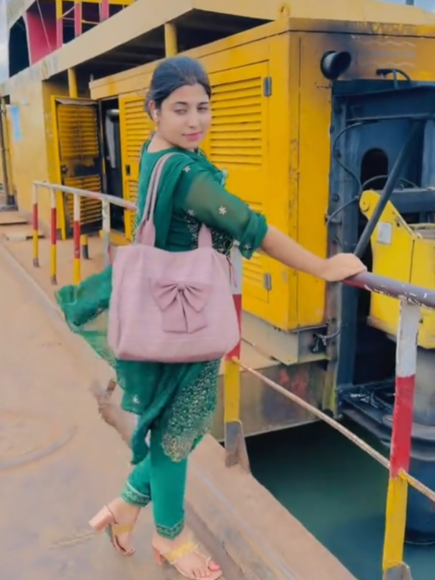 @QueenGirl🌸Anamika