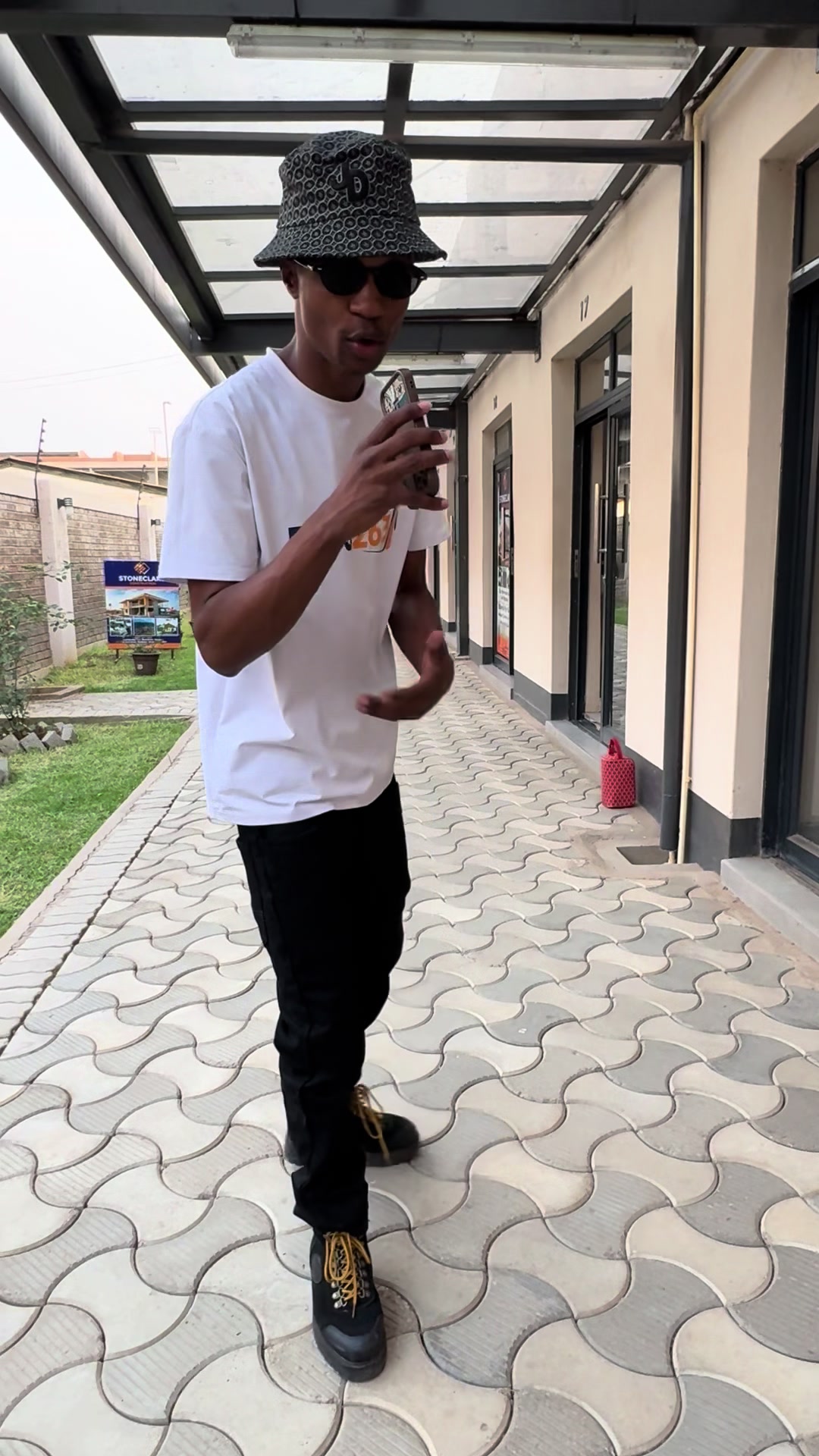 @Cniggaa