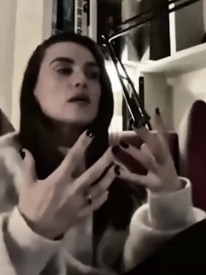 @The_Irish_Qu33n