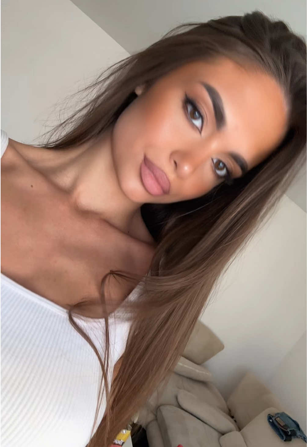 @𝐇