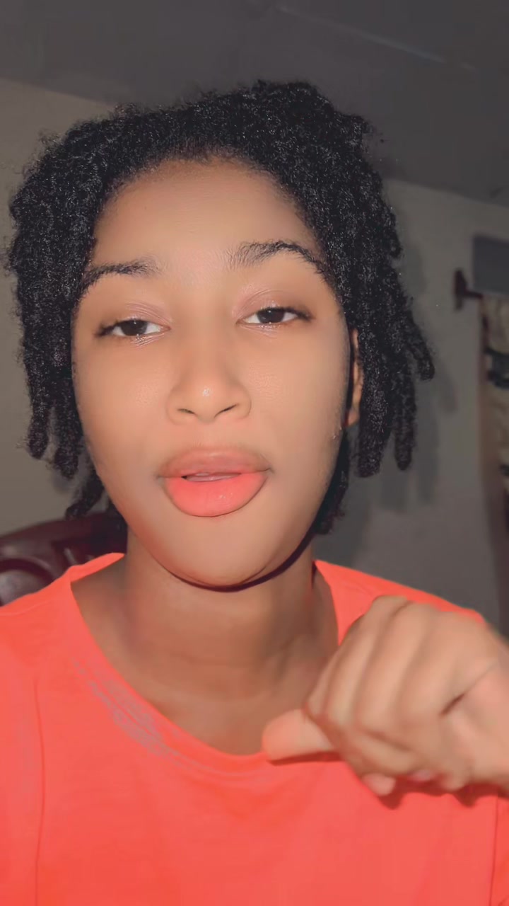 @Riya🫥🌸🦋