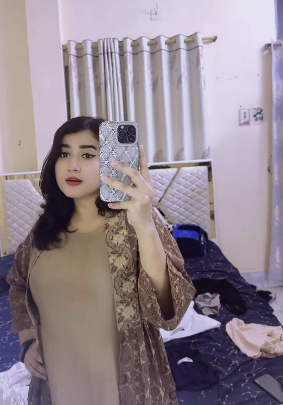 @RivaMoni