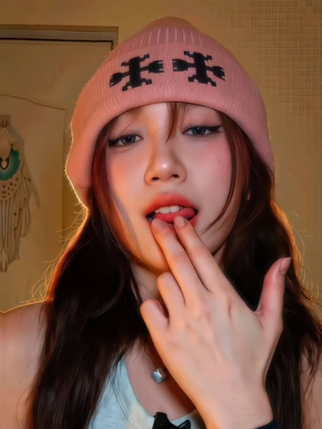 @𝐇𝐚𝐧𝐧 𝐥𝐞𝐧𝐚𝐭𝐡𝐞𝐚🍀