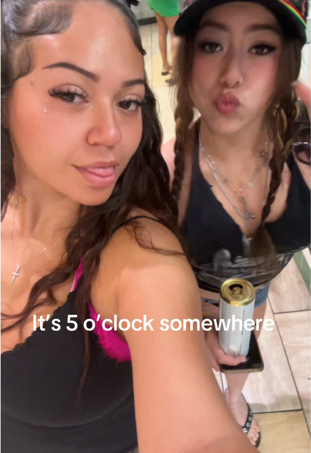 @Roxxy.dgaf