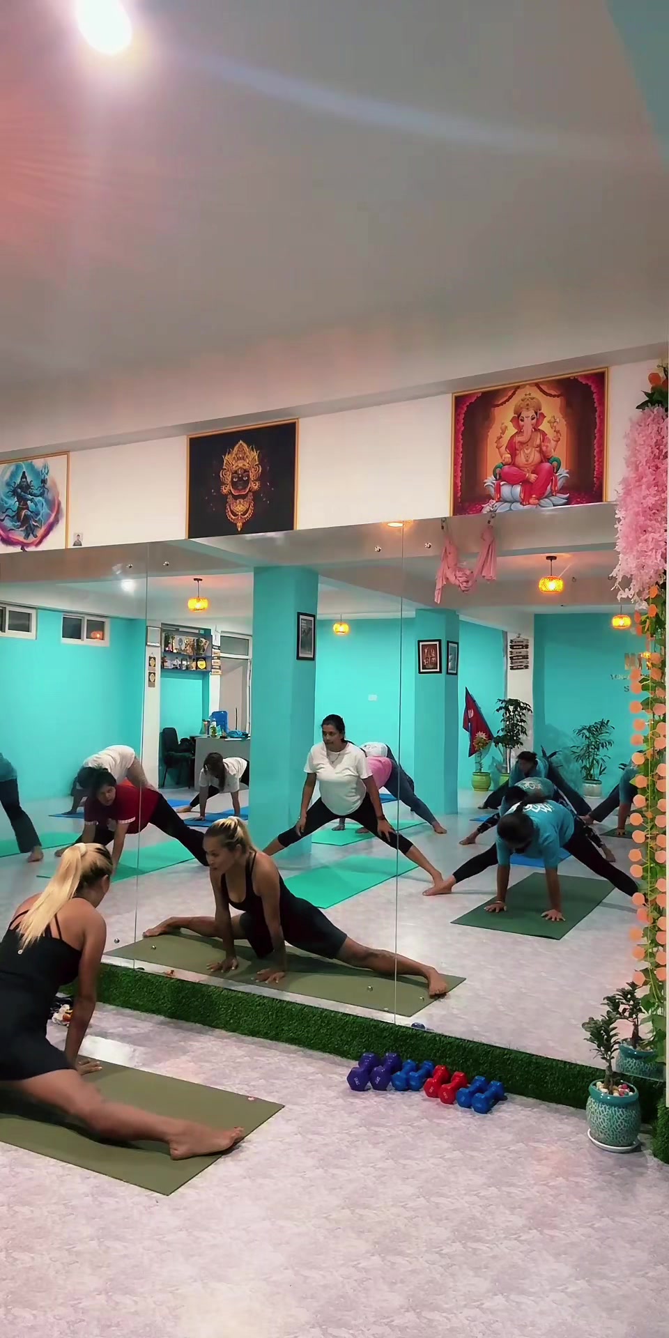 @Nitu singh yoga teacher zIn