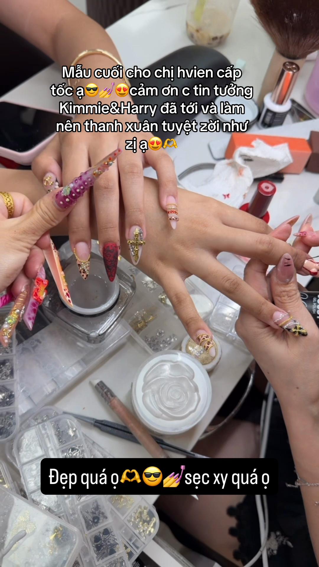 @KimmieNails🇻🇳♥️🇨🇦Tấu Hài😜
