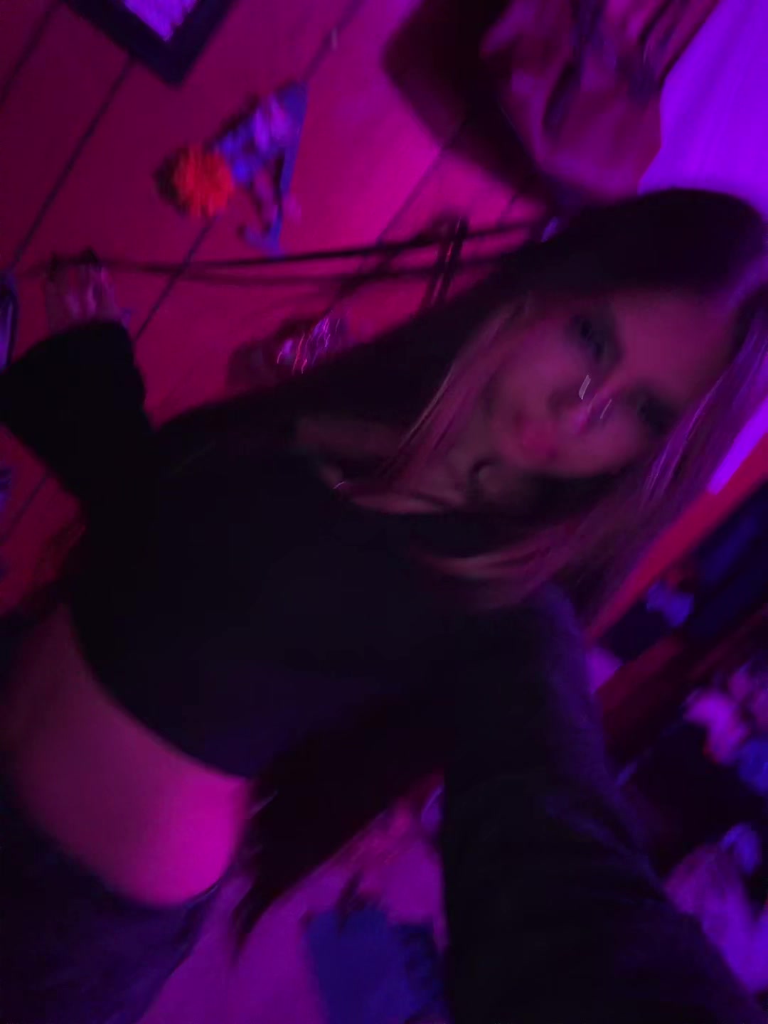 @Alexis🥀🎸🎧