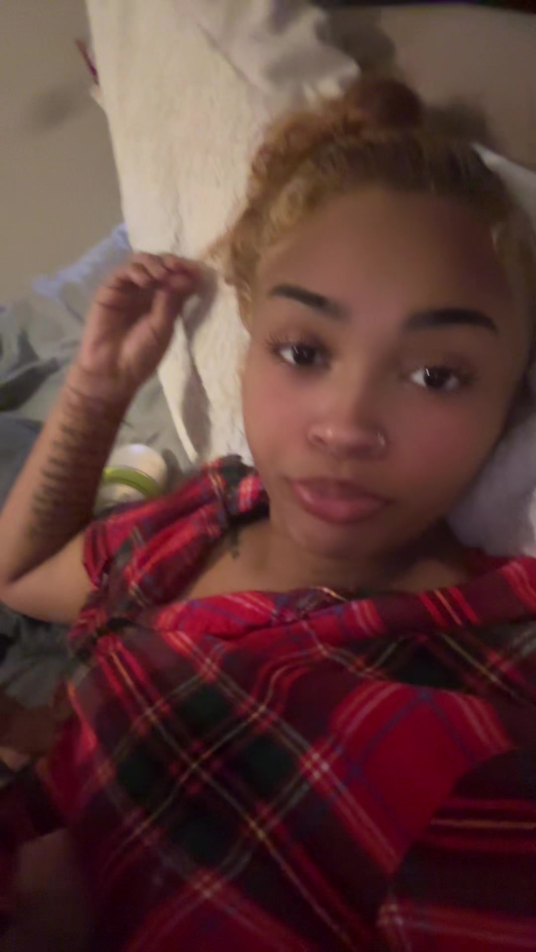 @Prettylittlethang_