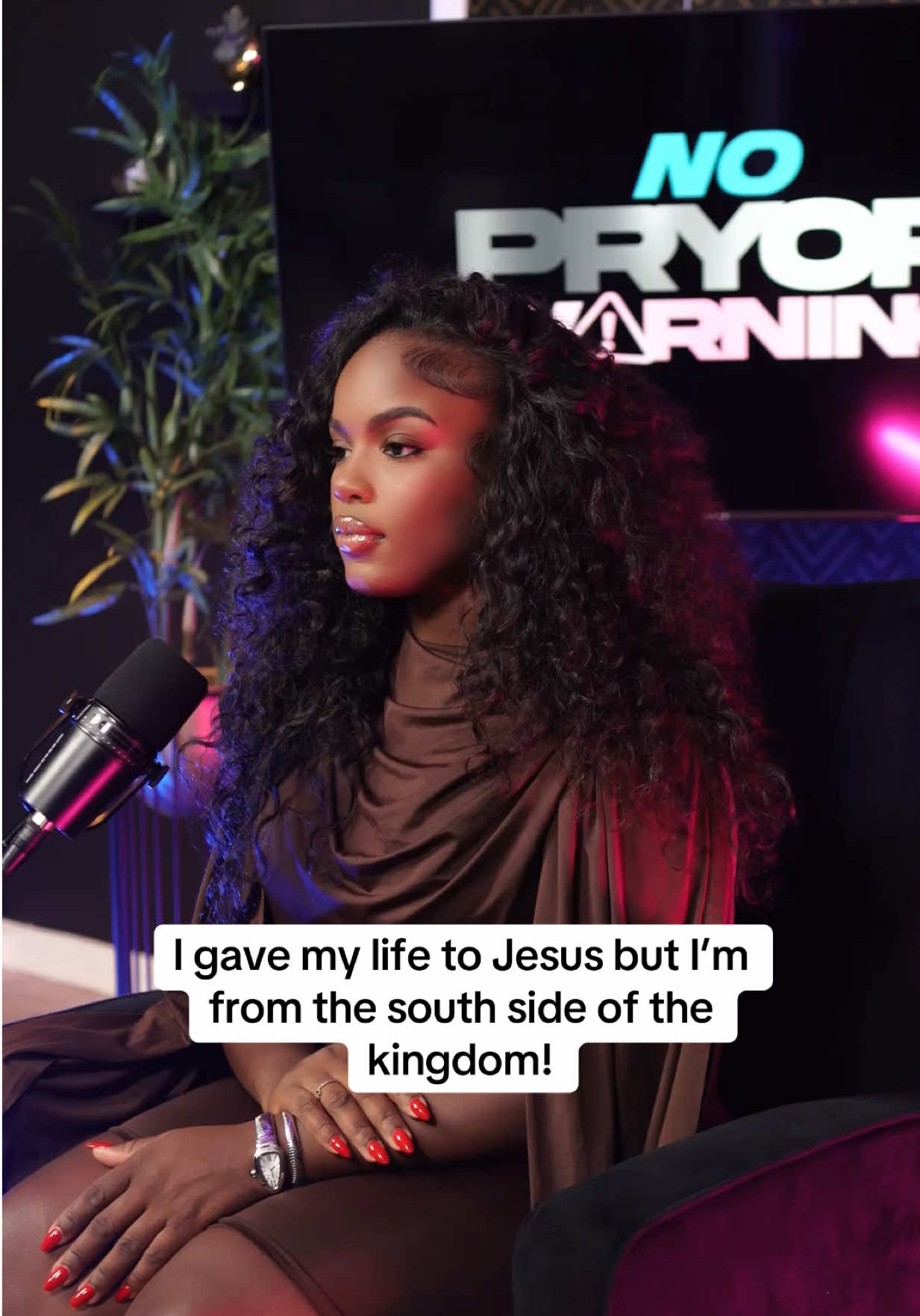 @thearielpryor