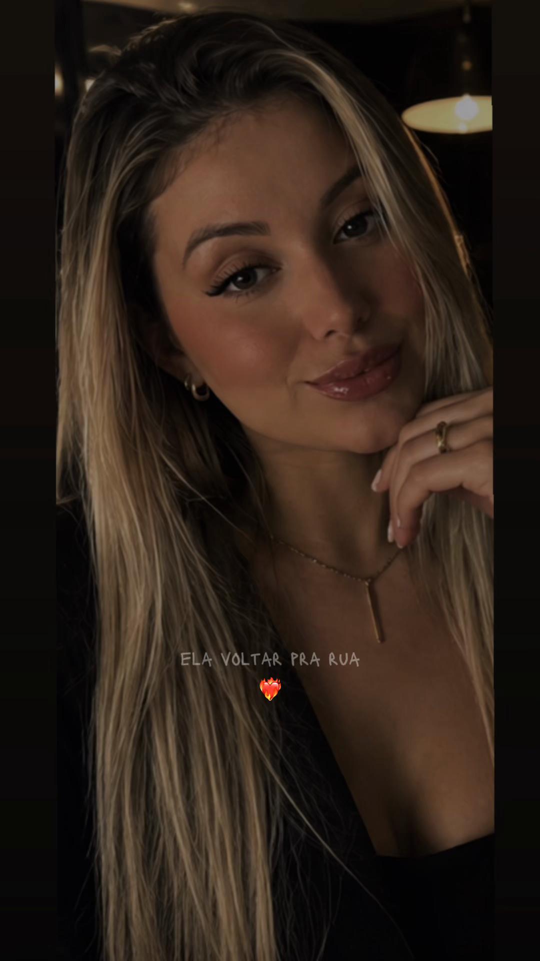 @Ana Caroline F&aacute;vero