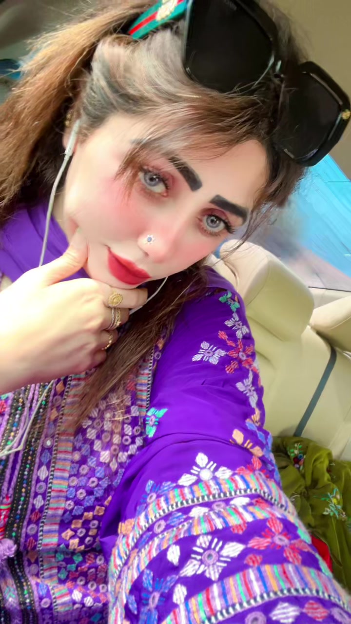 @Nusrat_Pathan
