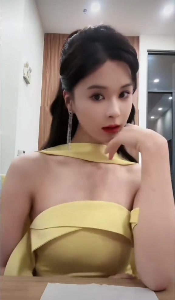 @孟娜