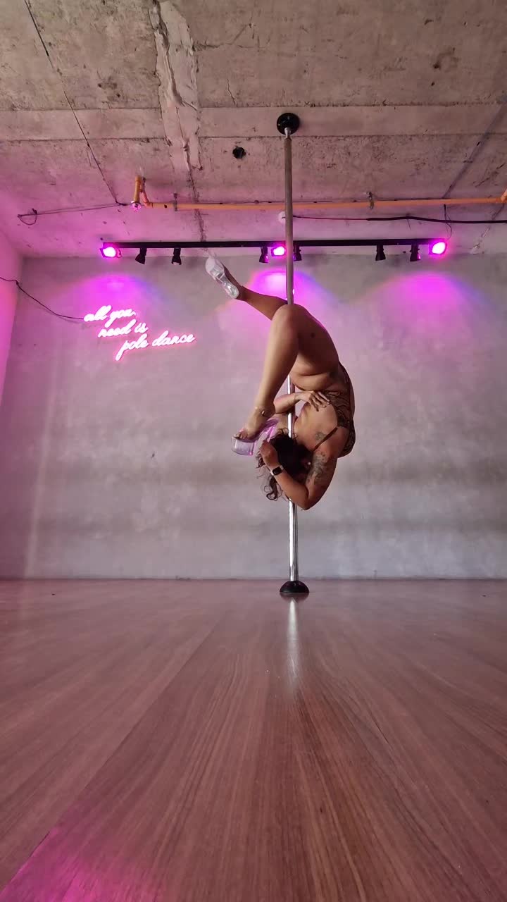 @Mirela Perez