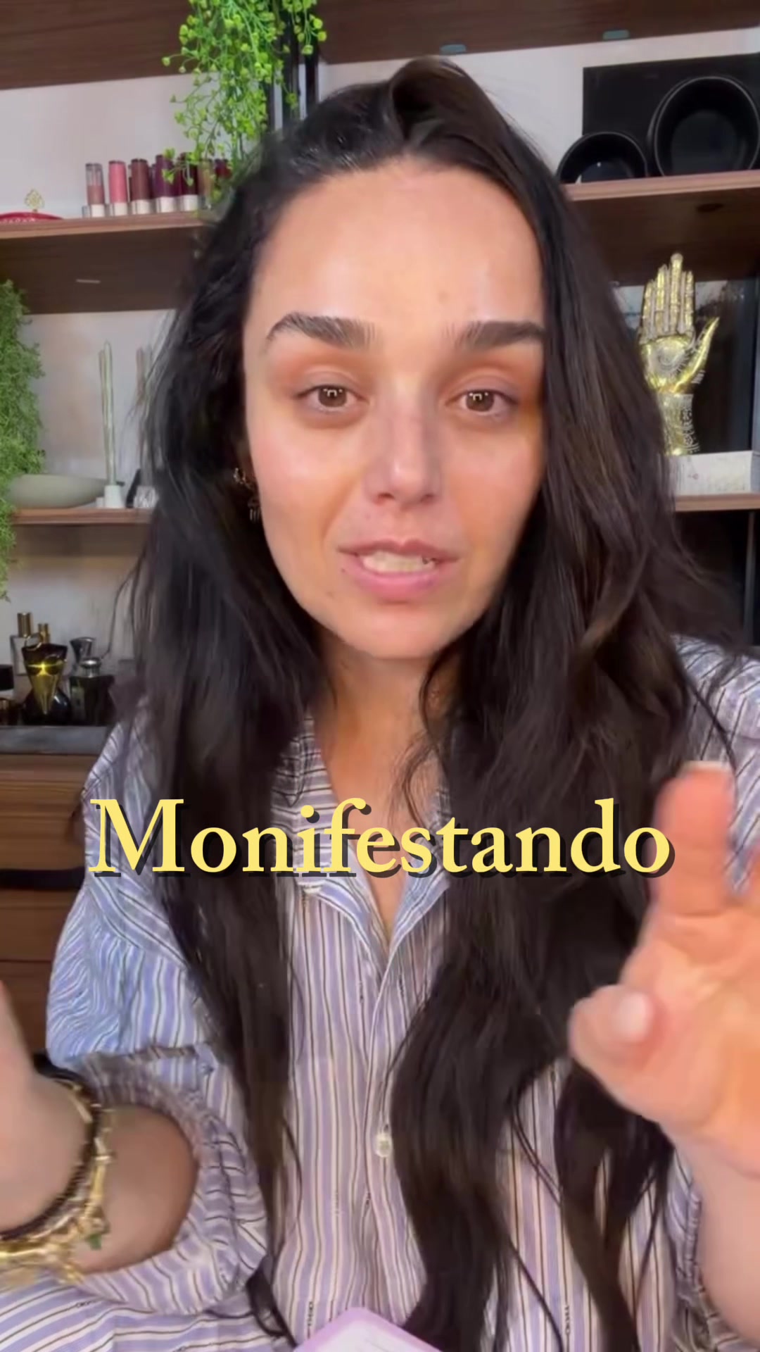 @monicamakaco