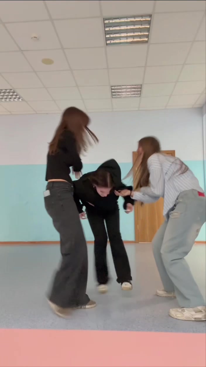 @бледная