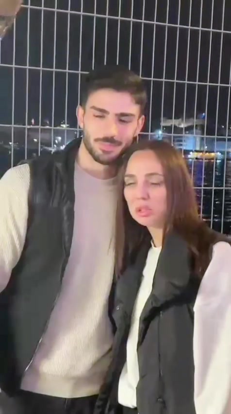 @Dina_