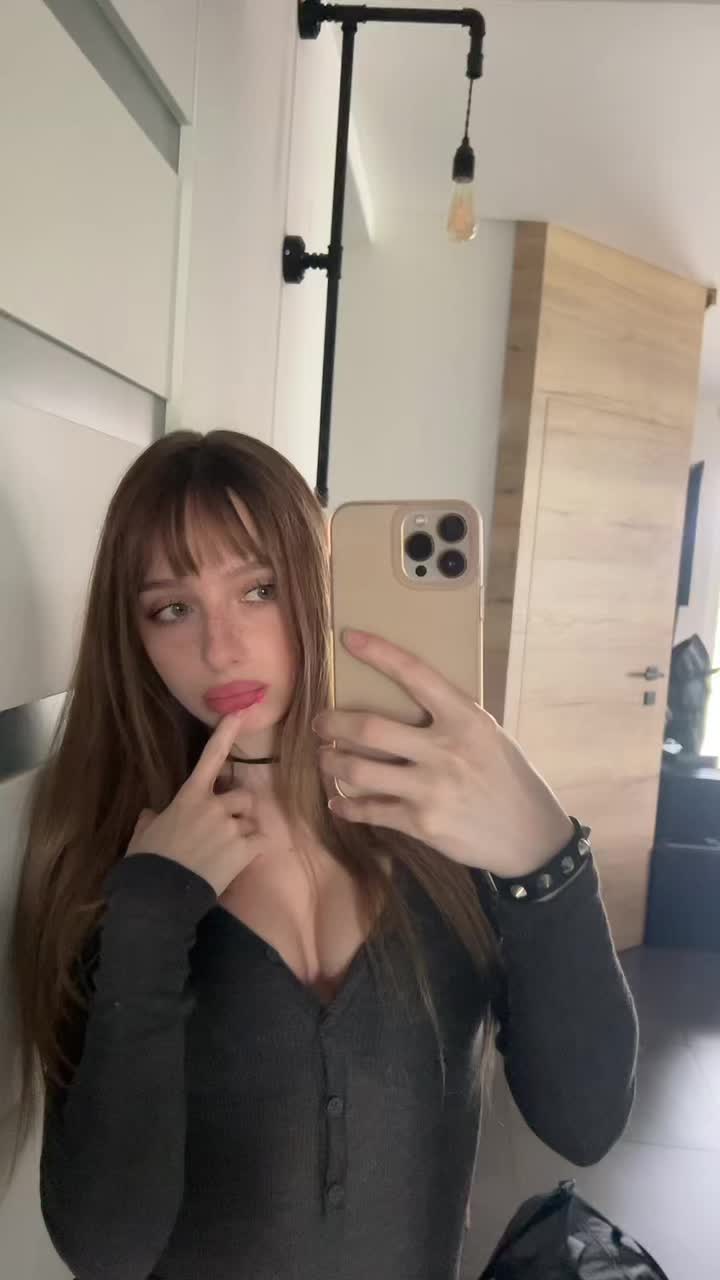 @lola