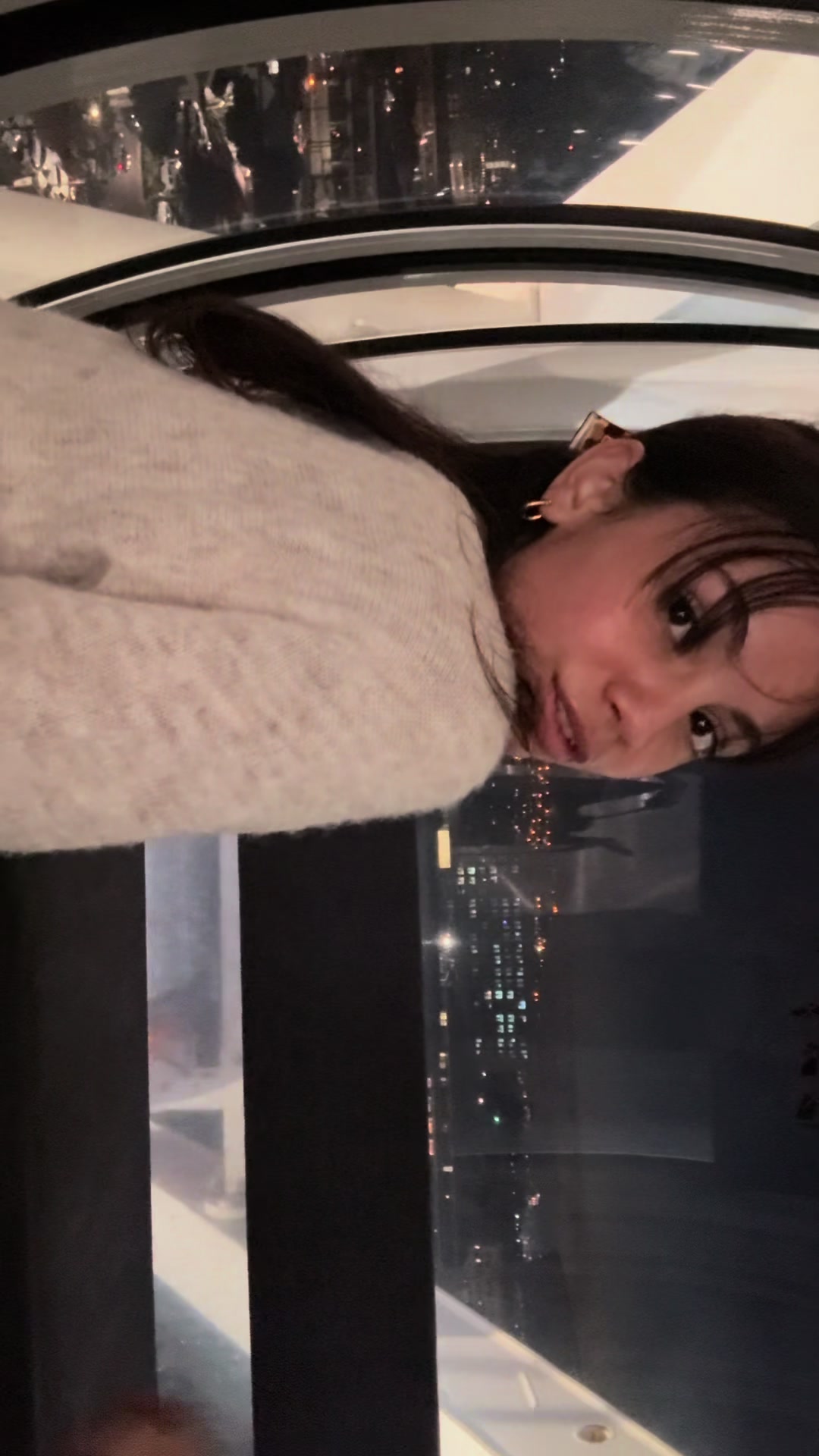@heyitzoej