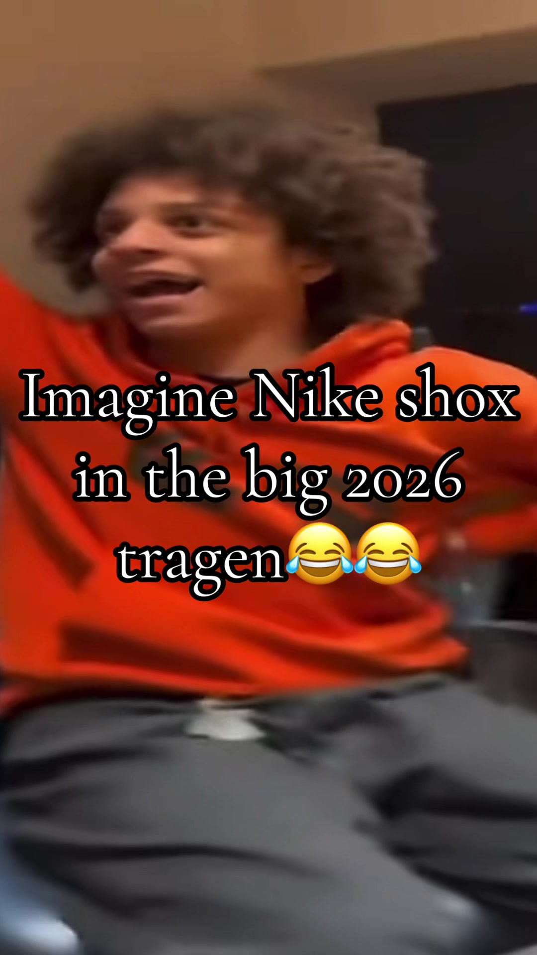 @⃟