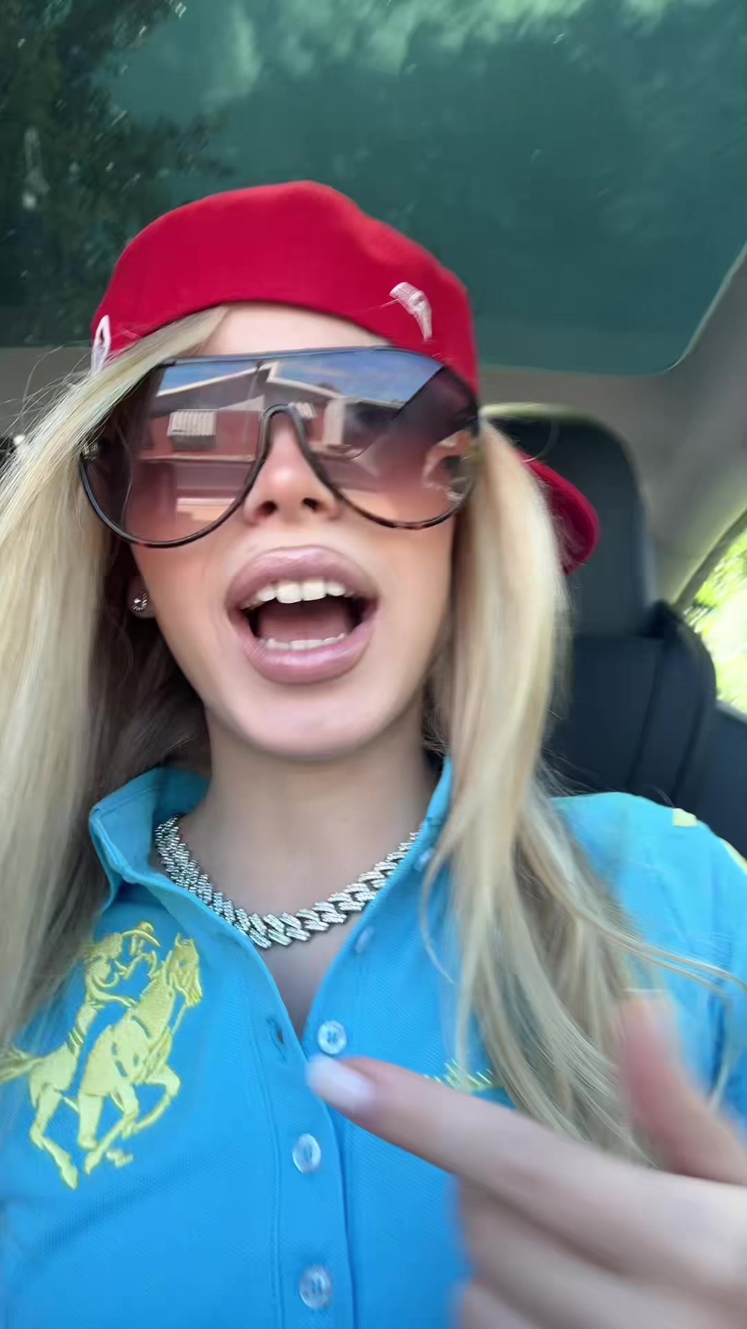 @lizzitak