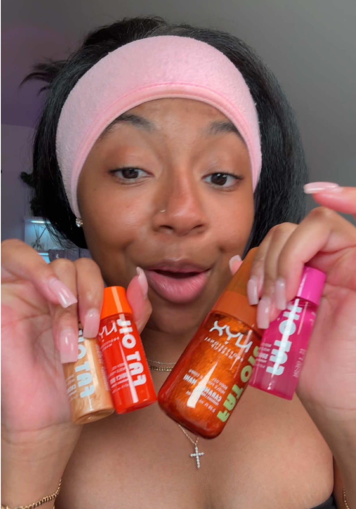 @MAKAYLAXMOXIE 🧸🎱🍒