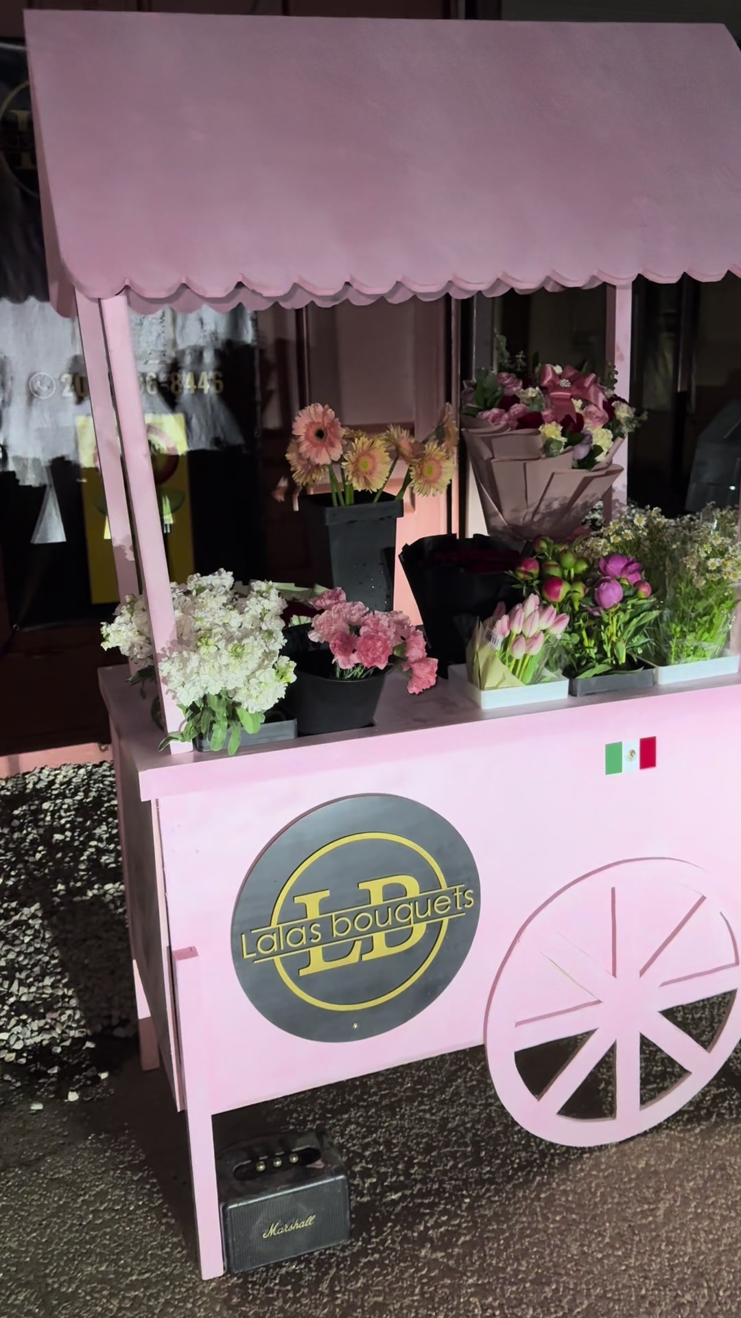 @Lalasbouquets