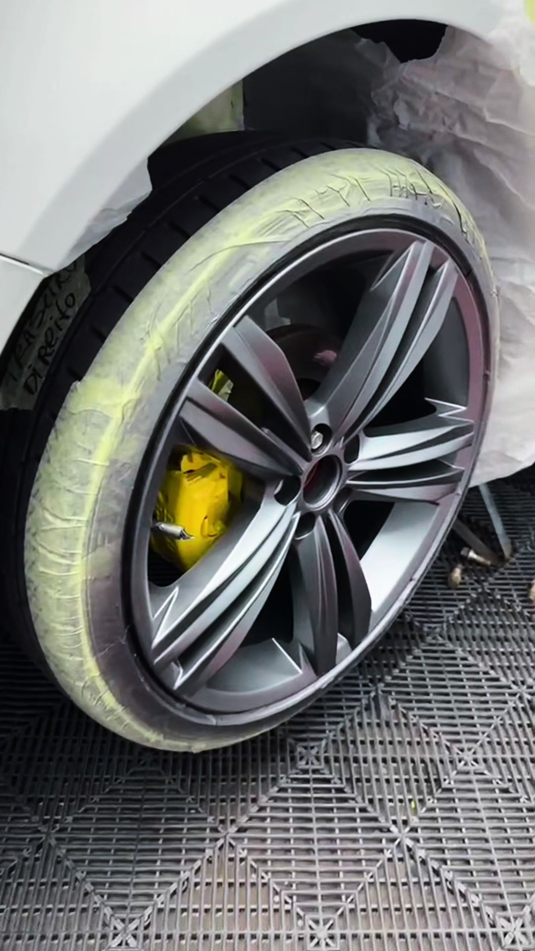 @forfewstudio