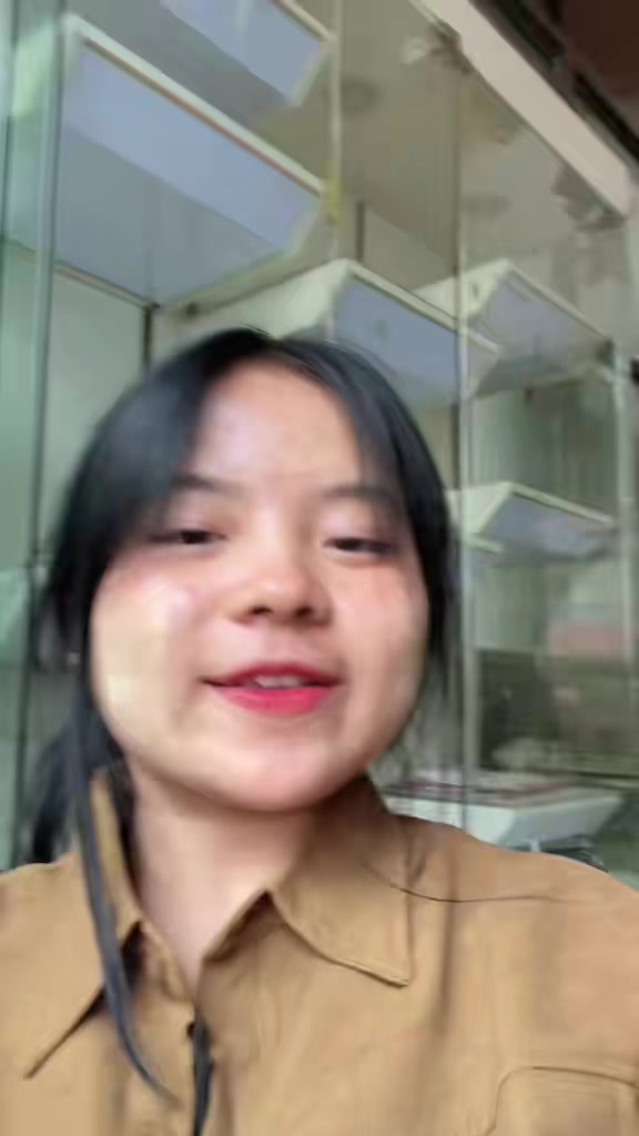 @Swe Eain ( 小英 ）🌷